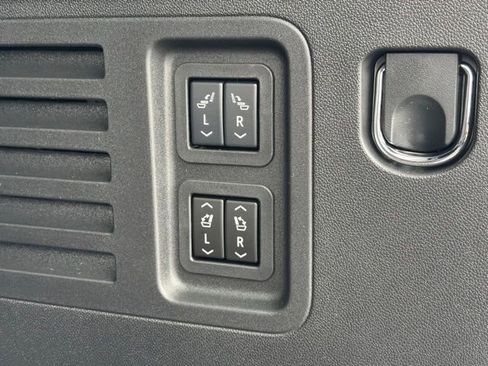 New 2026 GMC Acadia Denali Ultimate w/ LPO, Floor Liner Package AWD/4WD image 14