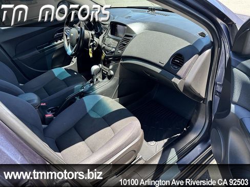 Used 2014 Chevrolet Cruze LT w/ RS Package FWD image 11