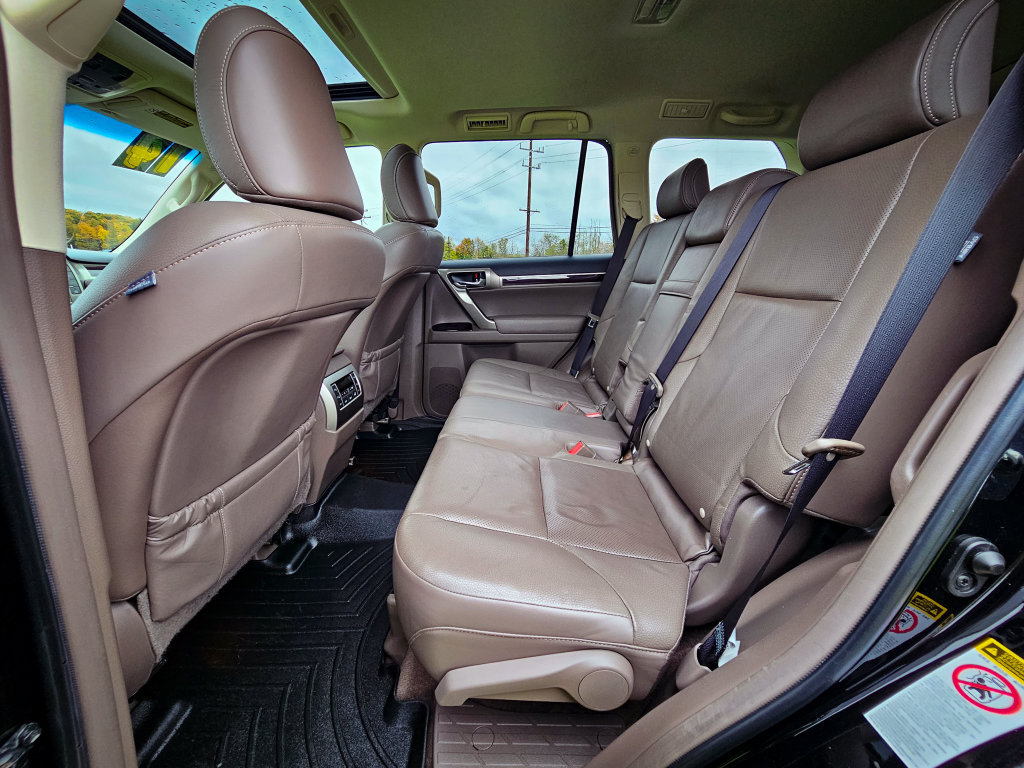 Used 2014 Lexus GX 460 w/ Premium Package AWD/4WD image 38