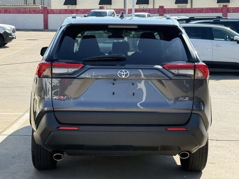 Used 2025 Toyota RAV4 XLE FWD image 5