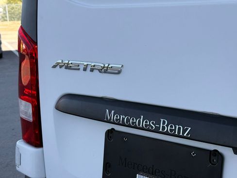 Used 2018 Mercedes-Benz Metris image 12