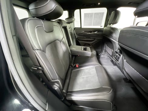 Used 2023 Jeep Grand Cherokee Altitude image 26