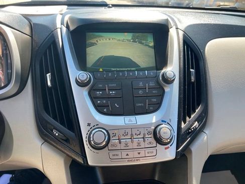 Used 2017 Chevrolet Equinox LS FWD image 23