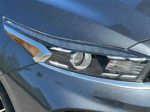 Used 2023 Kia Forte GT-Line w/ GT-Line Premium Package FWD image 4