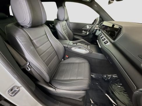 Used 2024 Mercedes-Benz GLS 450 4MATIC image 31