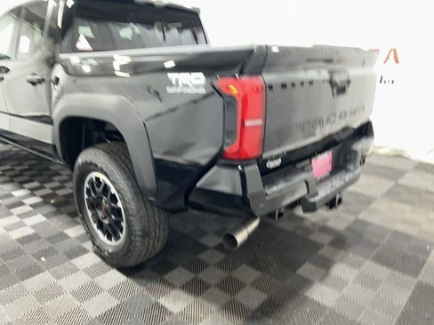 New 2025 Toyota Tacoma TRD Off-Road AWD/4WD image 4