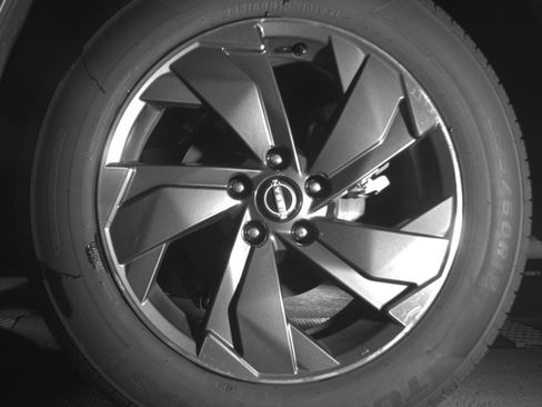 Used 2025 Nissan Rogue SV FWD image 16