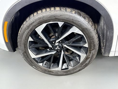 Used 2022 Mitsubishi Outlander SEL image 38