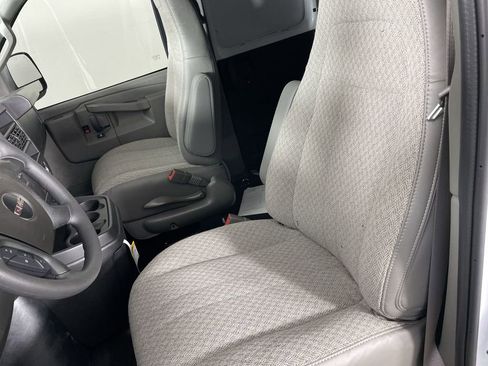 New 2025 GMC Savana 2500 Extended w/ Driver Convenience Package image 18
