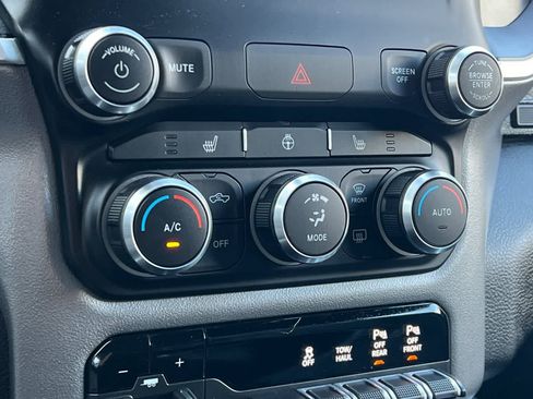 Used 2020 RAM 1500 Big Horn AWD/4WD image 23