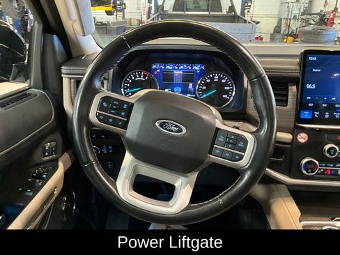 Used 2023 Ford Expedition Limited image 11