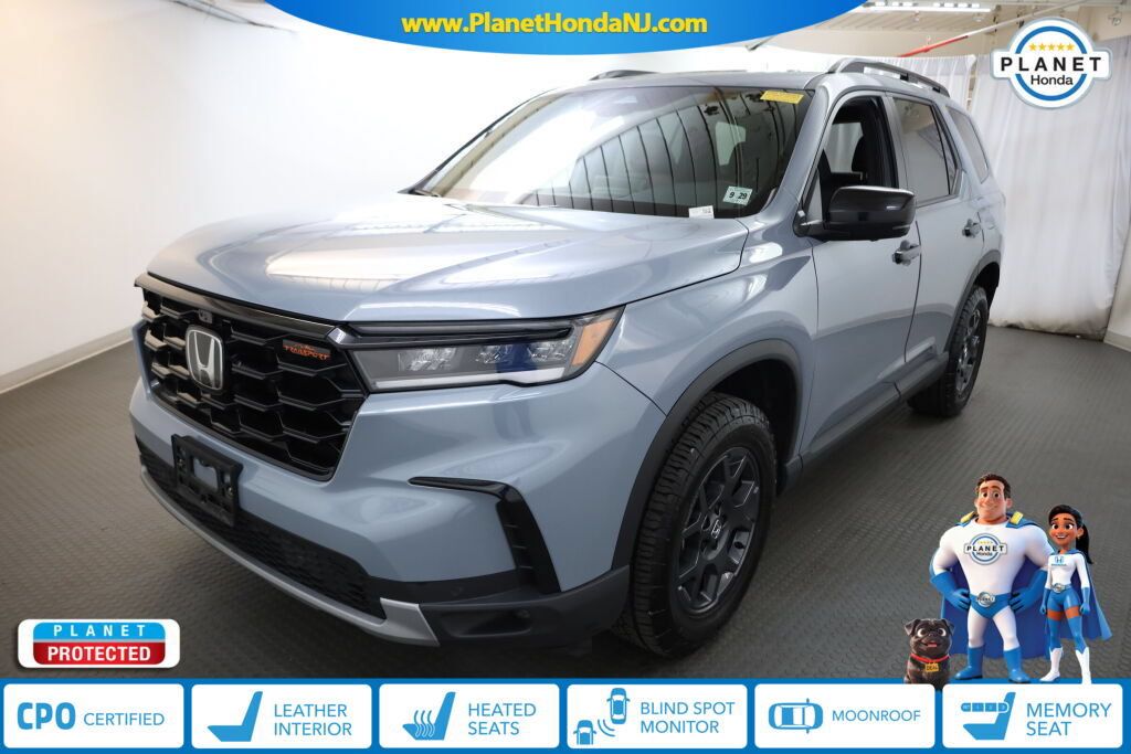 Certified 2025 Honda Pilot TrailSport image 1