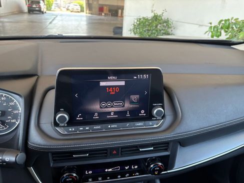 Used 2025 Nissan Rogue SV FWD image 20