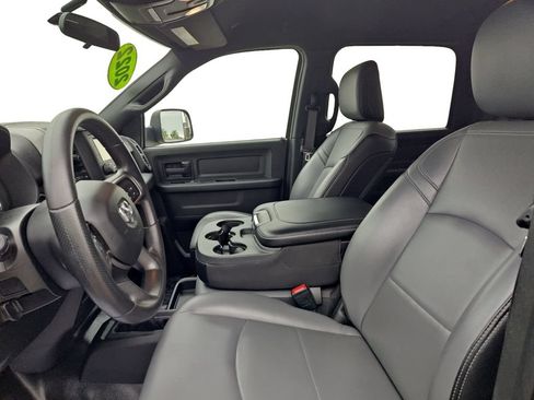 Used 2022 RAM 2500 Tradesman w/ Chrome Appearance Group AWD/4WD image 9