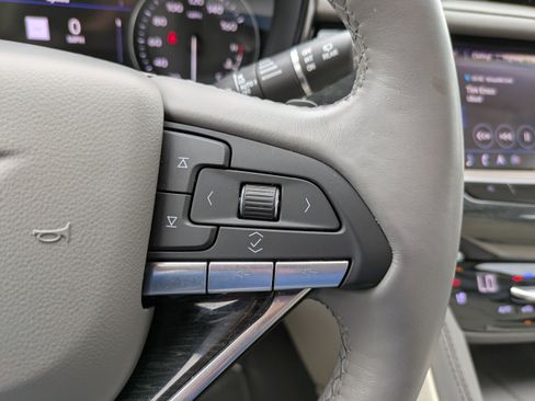 Used 2023 Cadillac XT6 Premium Luxury w/ Technology Package image 25