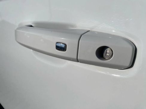 Used 2022 Chevrolet Suburban LT w/ LT Signature Plus Package image 33