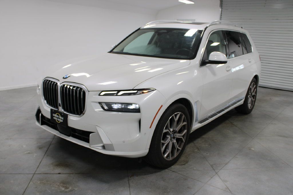 Used 2025 BMW X7 xDrive40i AWD/4WD image 4