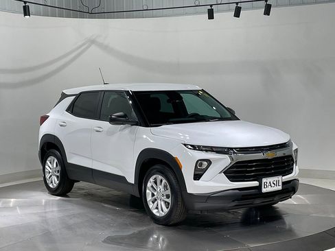 Used 2025 Chevrolet TrailBlazer LS w/ LS Convenience Package FWD image 38