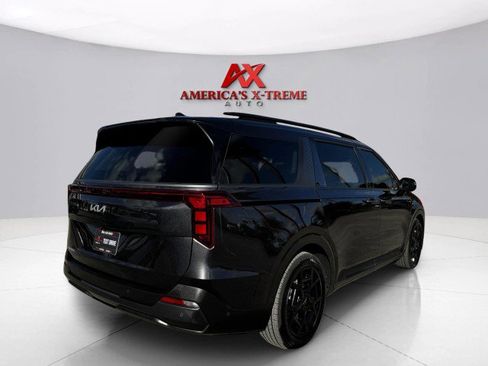 Used 2025 Kia Carnival SX w/ SX Dark Edition Package image 5