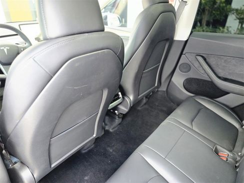 Used 2023 Tesla Model Y Long Range image 10