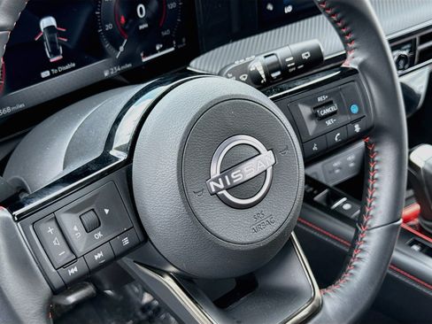 Certified 2025 Nissan Kicks SR AWD/4WD image 12