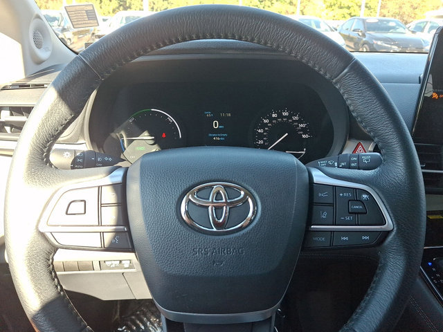 Used 2022 Toyota Sienna XLE w/ XLE Plus Package AWD/4WD image 17