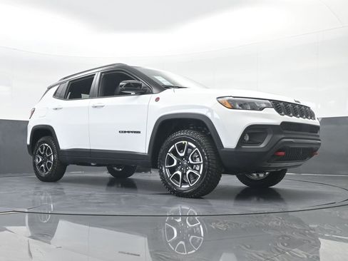 New 2026 Jeep Compass Trailhawk image 57