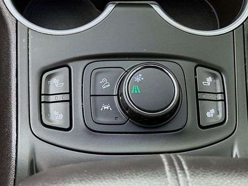 Used 2021 GMC Terrain SLE w/ Driver Convenience Package image 28