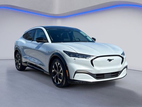 Used 2022 Ford Mustang Mach-E Premium image 9