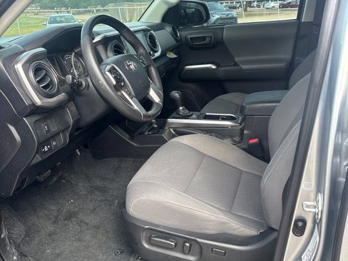 Used 2023 Toyota Tacoma SR5 RWD image 7