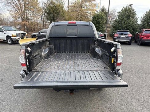 Used 2014 Toyota Tacoma PreRunner image 12