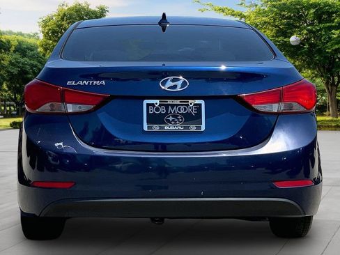Used 2015 Hyundai Elantra SE FWD image 5