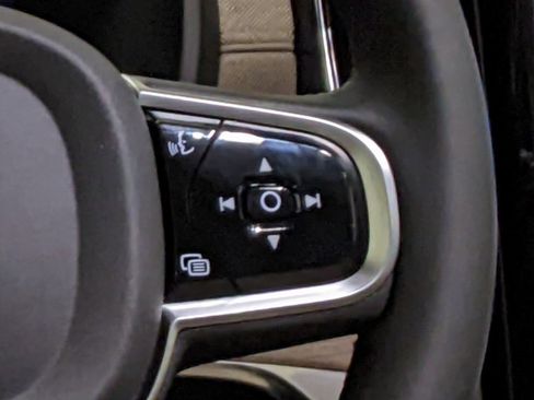 New 2026 Volvo XC90 B6 Plus w/ Protection Package Premier image 17