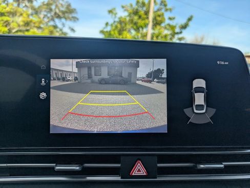 Used 2023 Hyundai Elantra Limited FWD image 21