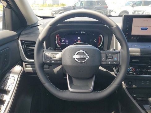 New 2025 Nissan Rogue SL w/ Tech Package image 9