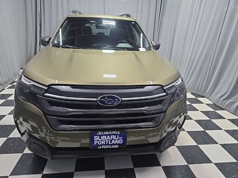 Certified 2025 Subaru Forester Premium AWD/4WD image 2