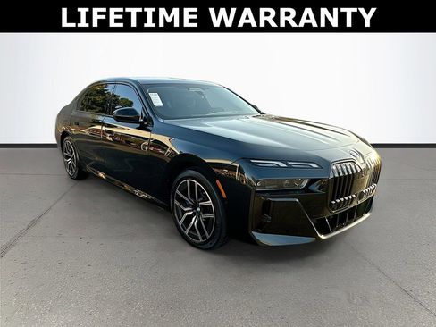 Used 2023 BMW 760i xDrive image 1
