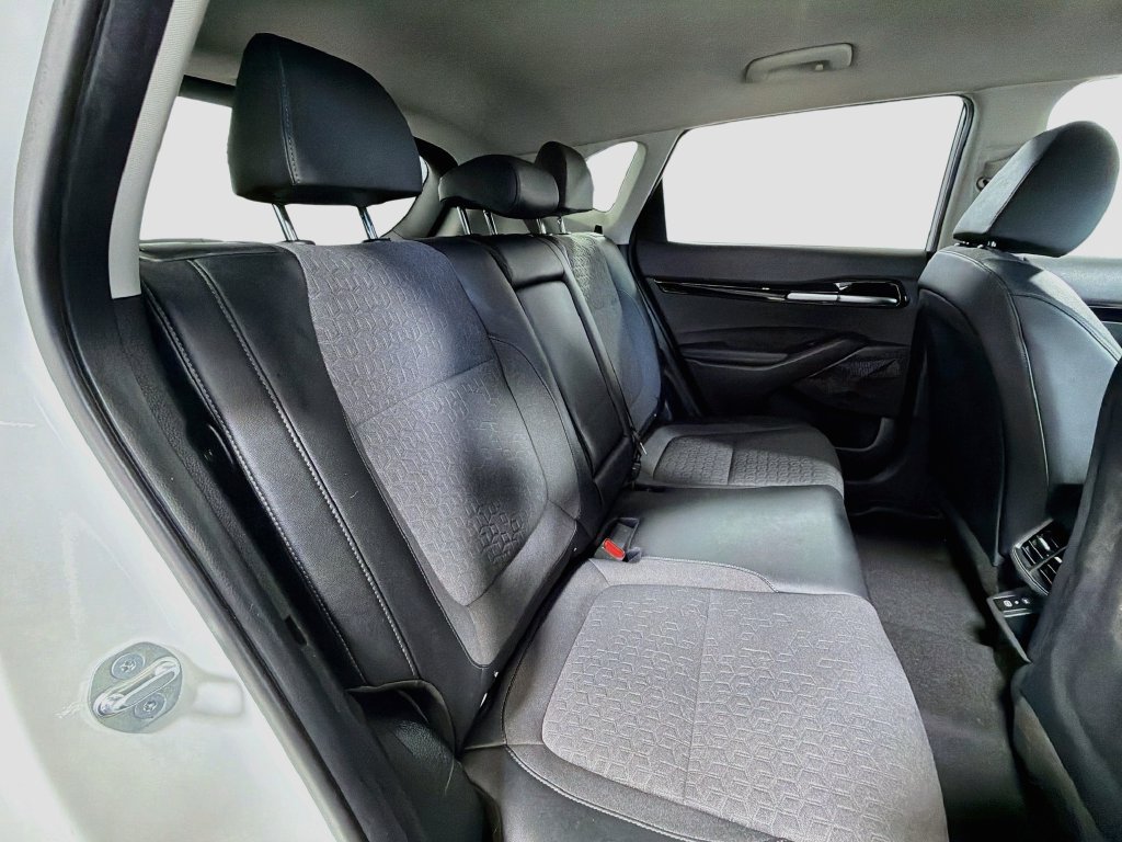 Used 2025 Kia Seltos S AWD/4WD image 28