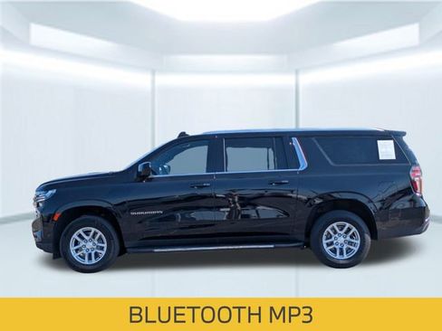Used 2023 Chevrolet Suburban LT image 2