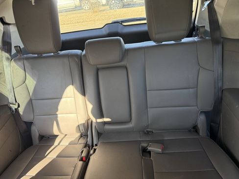 Used 2016 Honda Odyssey Touring Elite image 6