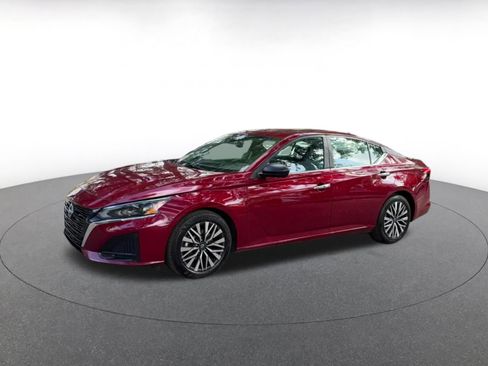 Used 2025 Nissan Altima 2.5 SV image 8