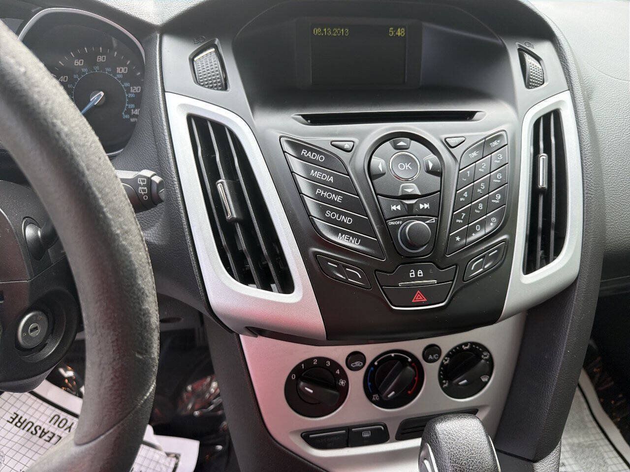 Used 2014 Ford Focus SE FWD image 15