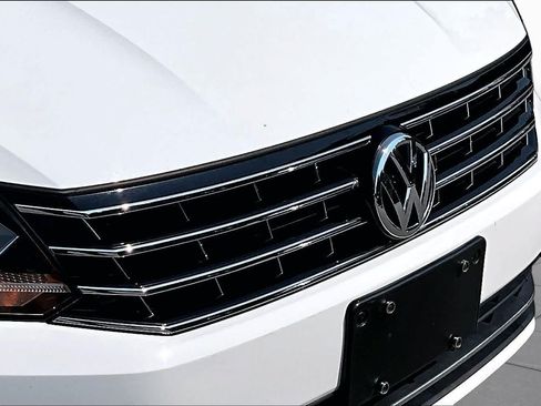 Used 2016 Volkswagen Passat 1.8T S FWD image 31