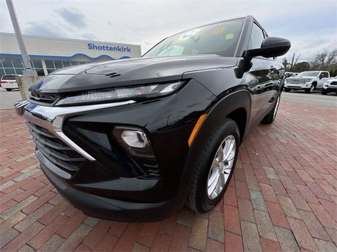 Used 2025 Chevrolet TrailBlazer LS w/ LS Convenience Package image 6