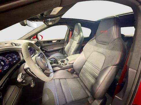 Certified 2025 Porsche Cayenne GTS AWD/4WD image 5