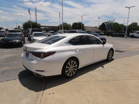 Used 2020 Lexus ES 350 w/ Premium Package FWD image 9
