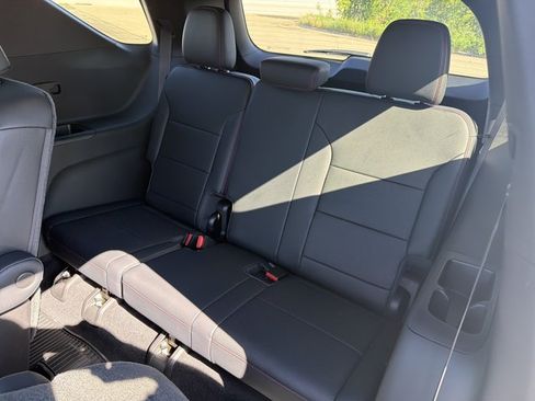 New 2026 Chevrolet Traverse RS w/ LPO, Floor Liner Package AWD/4WD image 27