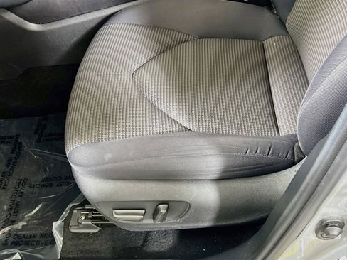 Used 2021 Toyota Highlander LE AWD/4WD image 18