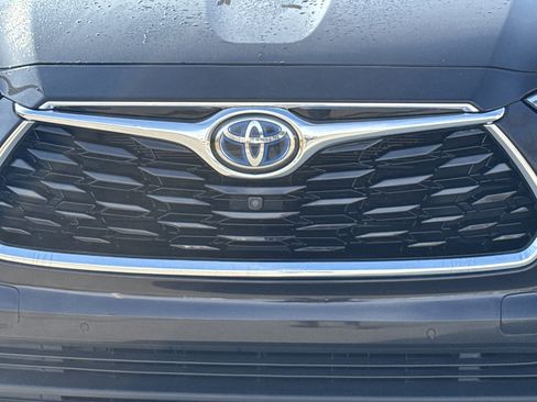 Used 2021 Toyota Highlander Platinum image 9