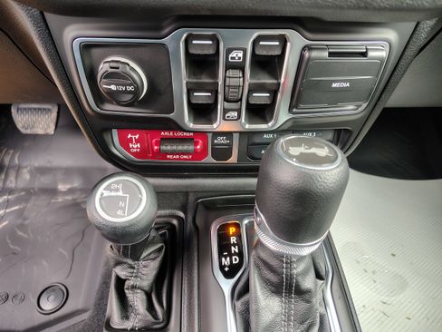 New 2026 Jeep Wrangler Unlimited Sport image 27